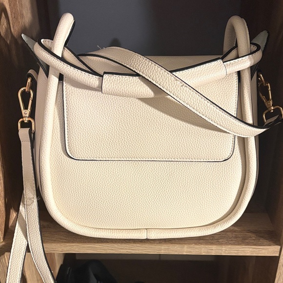 Handbags - Like New Crossbody Bag ❤️